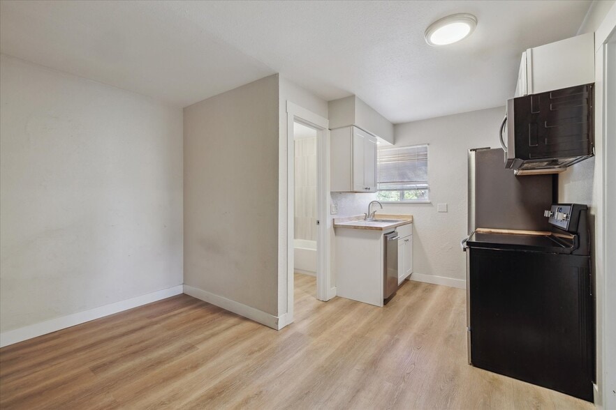 More Photos Of 1923 Dallas St, Aurora Apartments For Sale