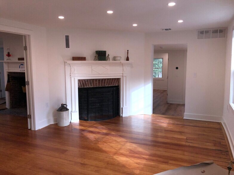 More Photos Of 159 River Rd, Montville Office For Lease