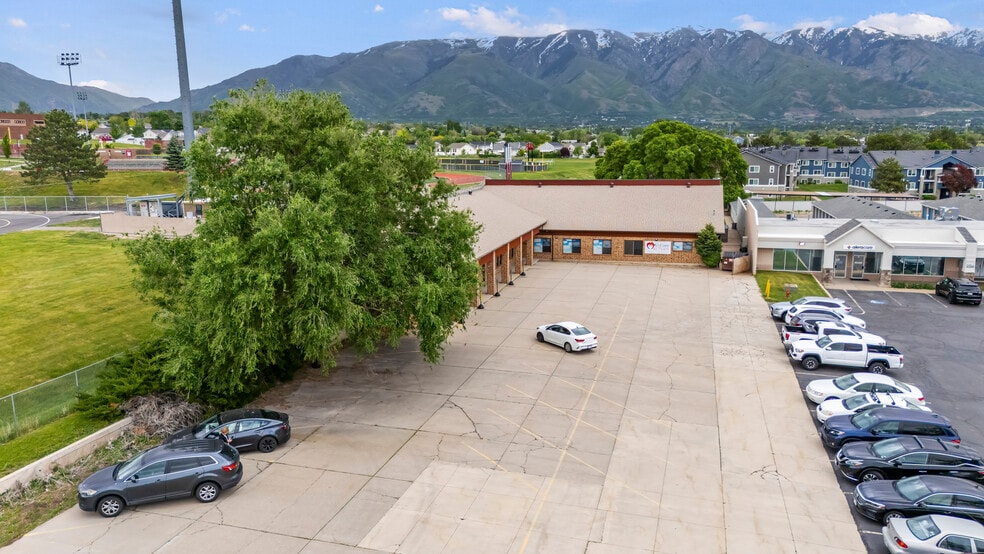 More Photos Of 2182 N Hill Field Rd, Layton Storefront Retail Office For Lease