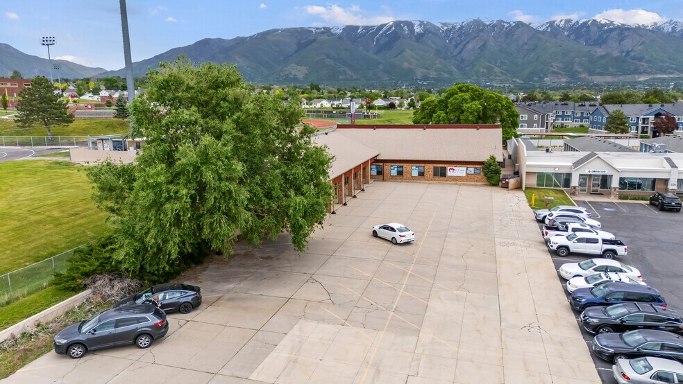 More Photos Of 2182 N Hill Field Rd, Layton Storefront Retail Office For Lease