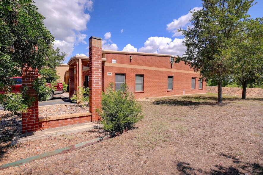 More Photos Of 1300 Universal City Blvd, Universal City Warehouse For Sale