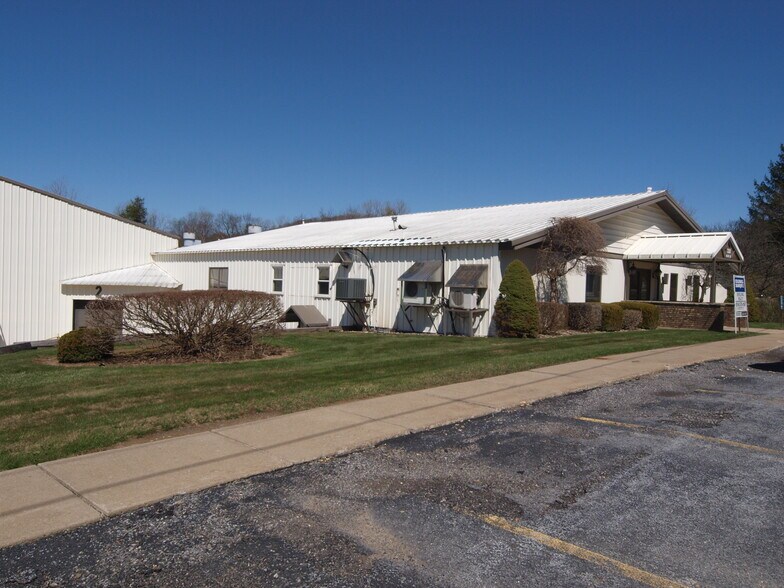 More Photos Of 310 State St, Saint Marys Warehouse For Lease