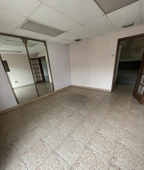 More Photos Of 8012-8076 W 21st Ave, Hialeah Warehouse For Sale
