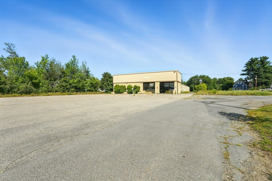 More Photos Of 250 Central St, Winchendon Drugstore For Lease