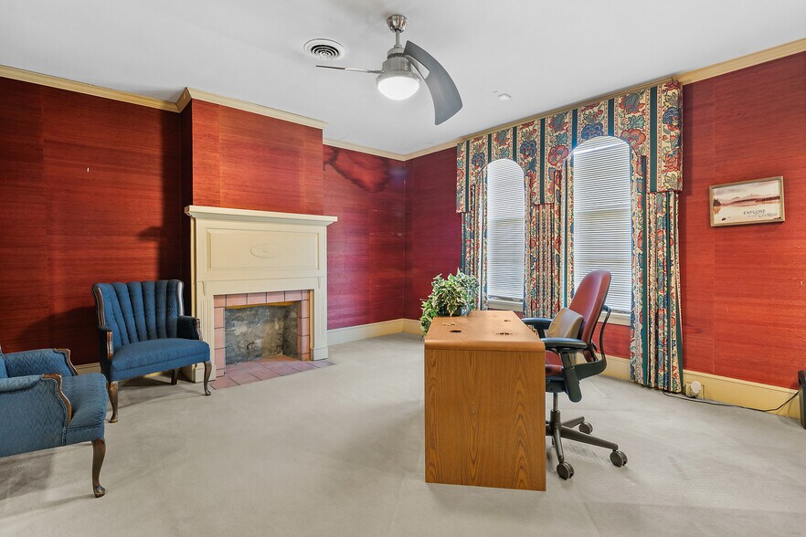 More Photos Of 127 S Cool Spring St, Fayetteville Office For Sale