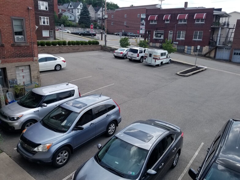 More Photos Of 409 Cavitt Ave, Trafford Bar For Sale