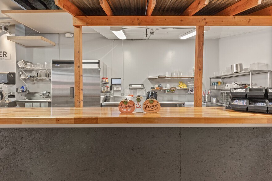 More Photos Of 116-118 N Main St, Sand Springs Storefront Retail Residential For Sale