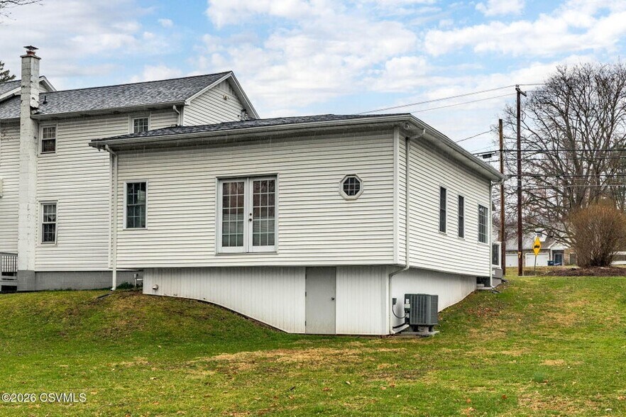 More Photos Of 1002 Bloom Rd, Danville Specialty For Lease