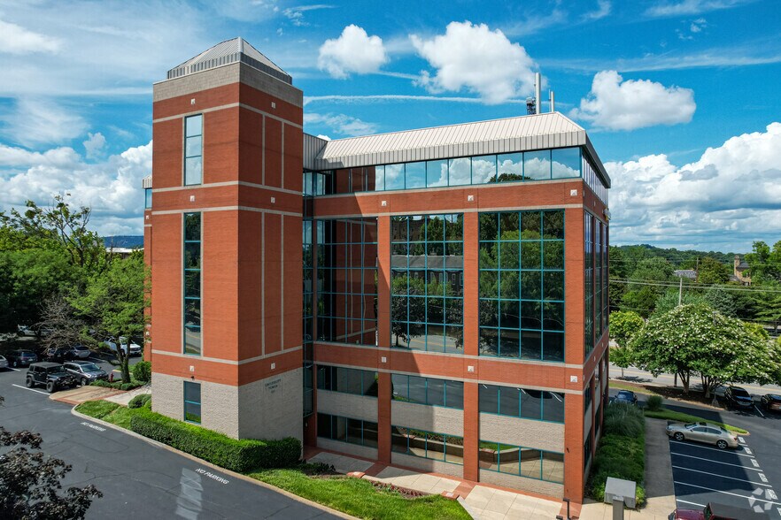 More Photos Of 651 E 4th St, Chattanooga Office For Lease