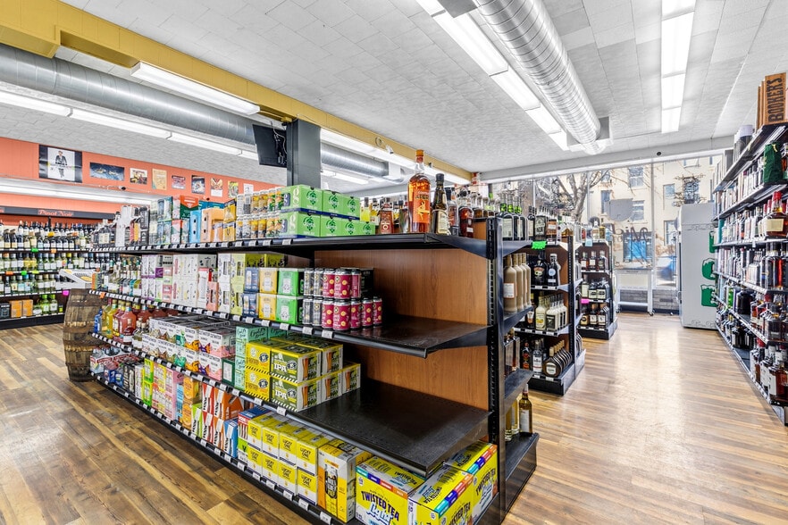 More Photos Of 664 Grand Ave, Saint Paul Storefront Retail Residential For Sale