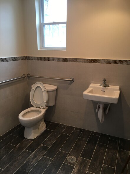 More Photos Of 136-140 Durham Ave, Metuchen Storefront Retail Residential For Lease
