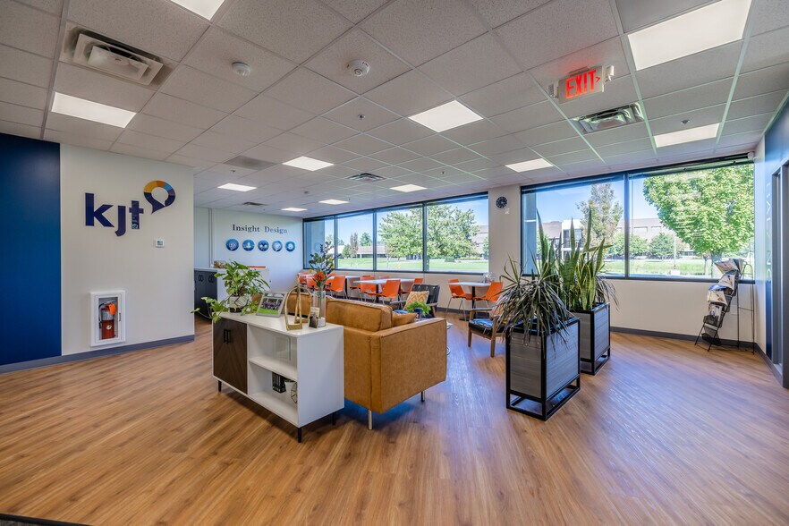 More Photos Of 500 Canal View Blvd, Rochester Unknown For Lease