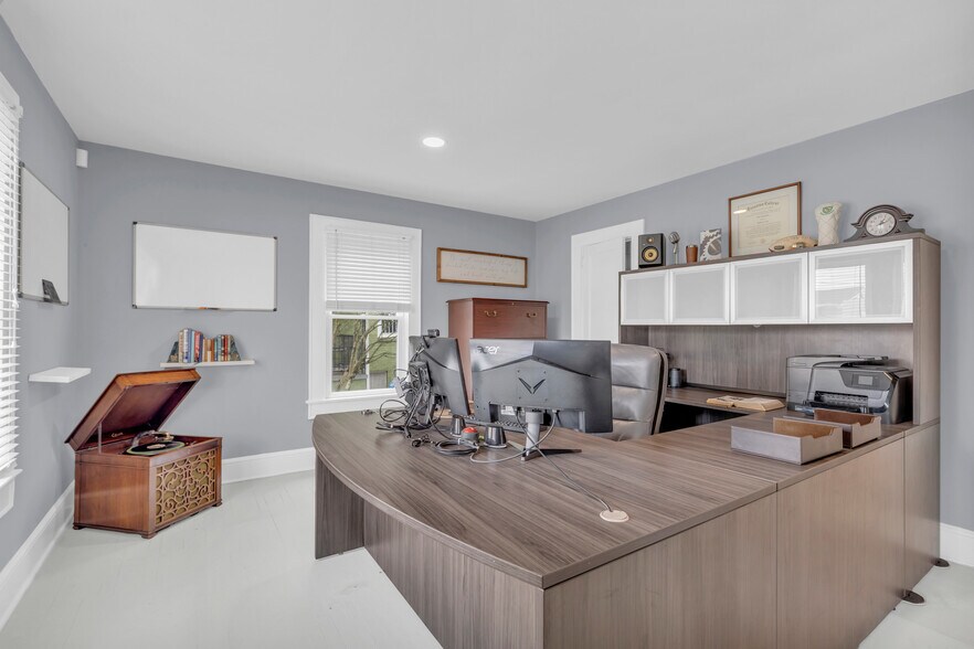 More Photos Of 1300 Laurens Rd, Greenville Office For Sale