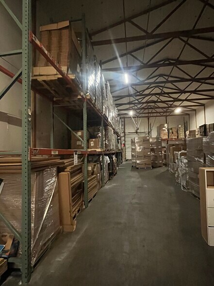 More Photos Of 13727 Chatham St, Blue Island Warehouse For Sale