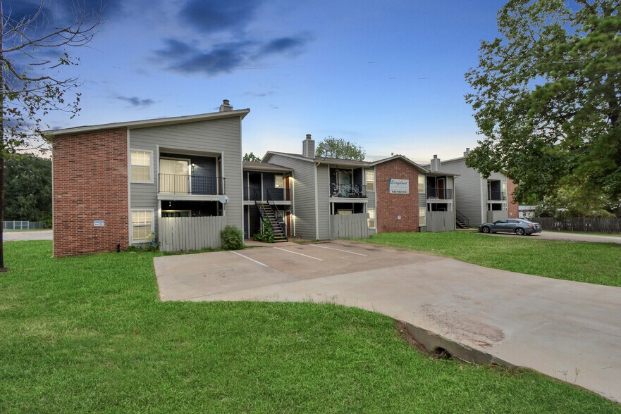 More Photos Of 214 Longstreet Rd, Willis Apartments For Sale