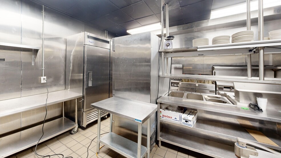 More Photos Of 4200 S Grand Blvd, Saint Louis Restaurant For Lease