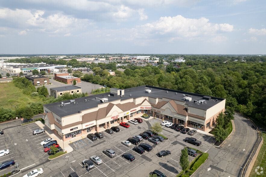 More Photos Of 1370-1396 Centennial Ave, Piscataway Unknown For Lease