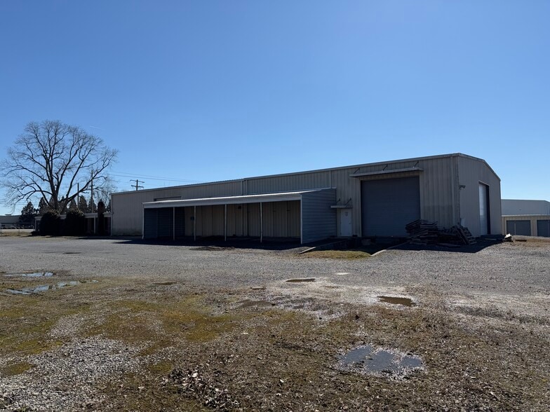 More Photos Of 1865 US 41 Hwy SW, Calhoun Industrial For Lease