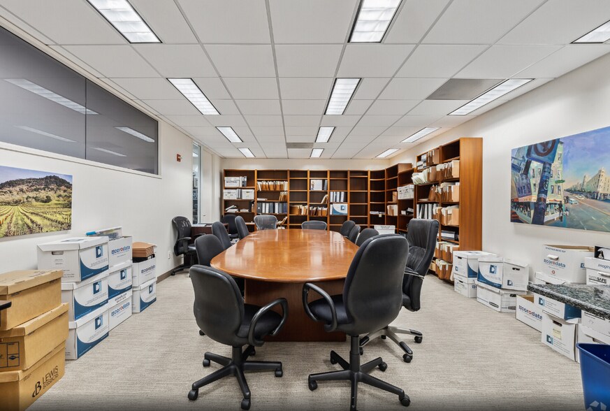 More Photos Of 900 Front St, San Francisco Office For Lease