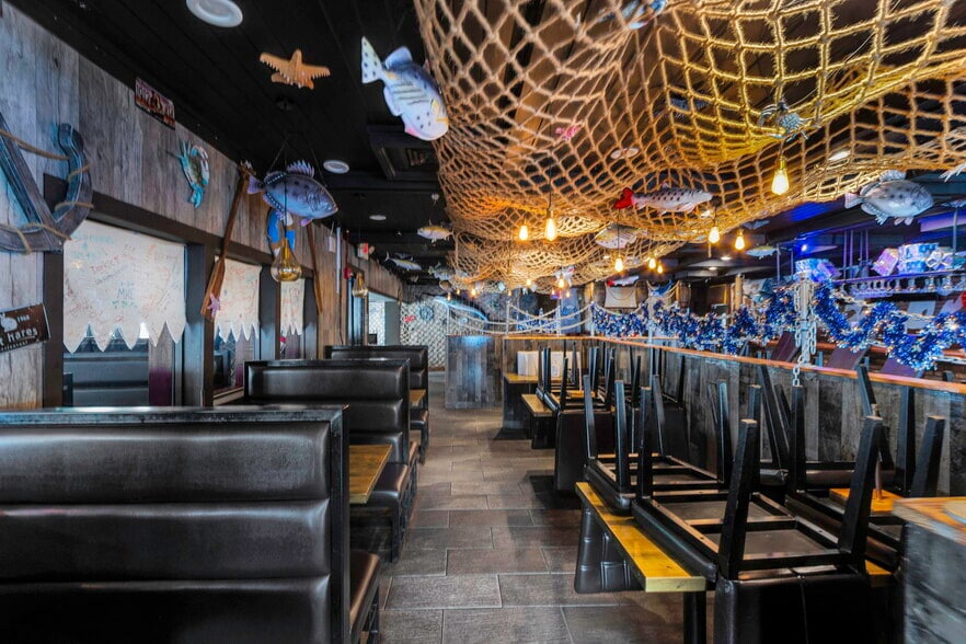 More Photos Of 2901 Tyrone Blvd, Saint Petersburg Restaurant For Sale