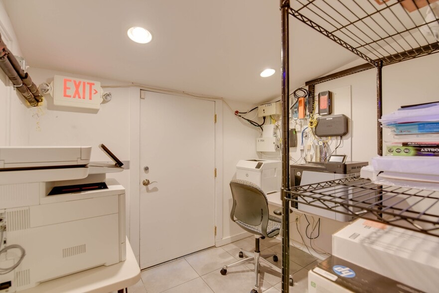 More Photos Of 701 Simonton St, Key West Office For Sale