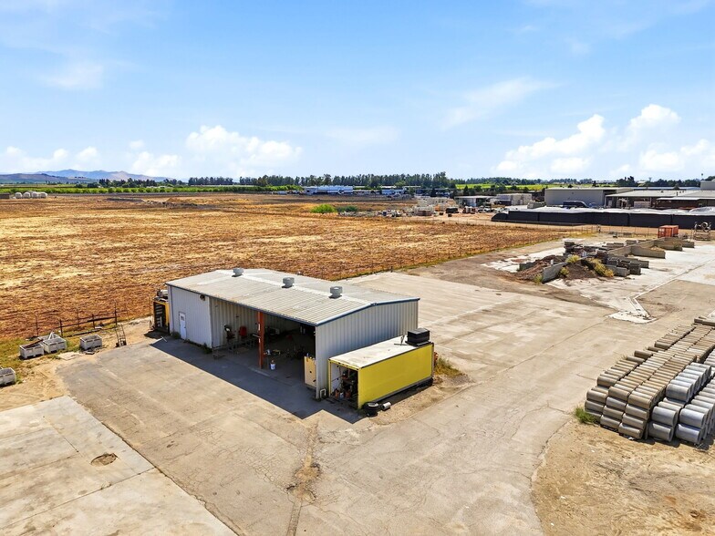 More Photos Of 1260 Buttonwillow Ave, Reedley Warehouse For Sale