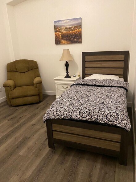 More Photos Of Happy Valley Rd & 83rd Dr, Peoria Assisted Living For Sale