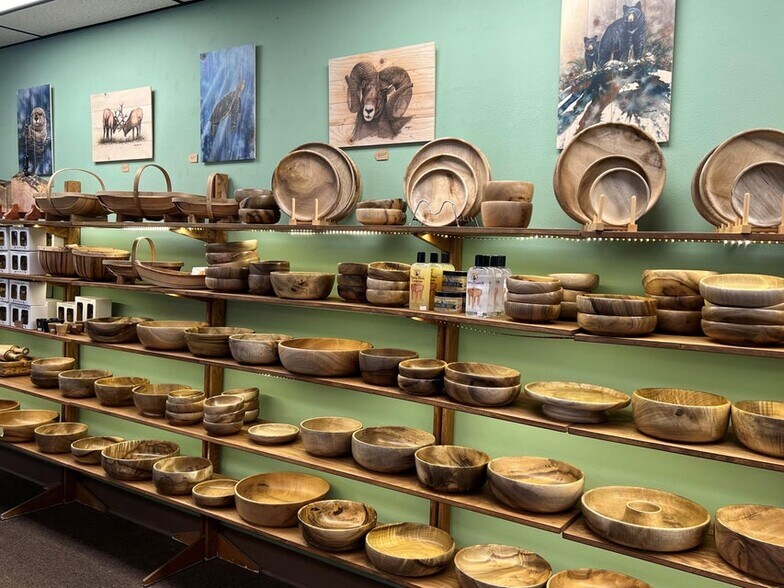 More Photos Of 903 Garibaldi Ave, Garibaldi Freestanding For Sale