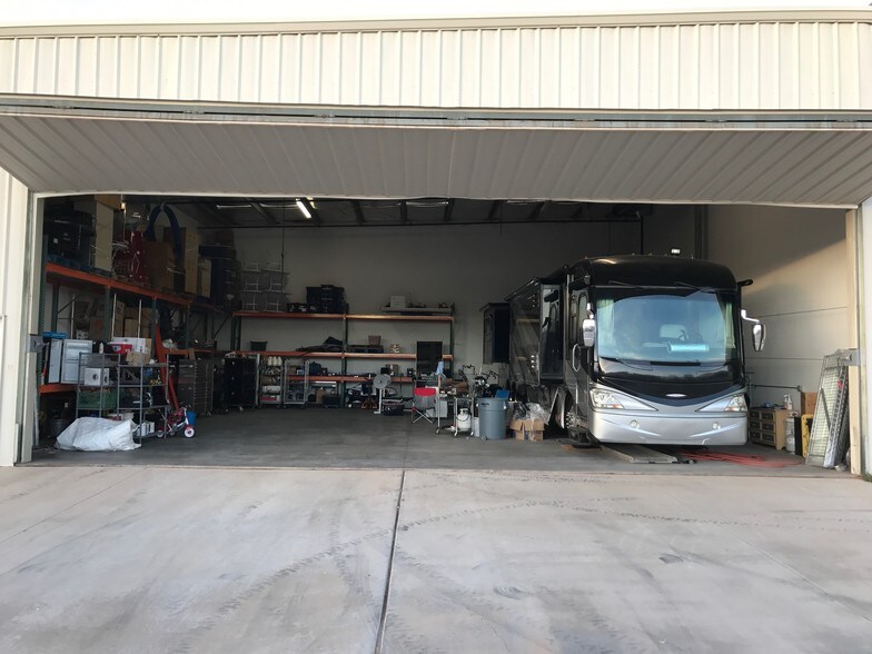 More Photos Of 1056 Vista Ave, Page Warehouse For Sale