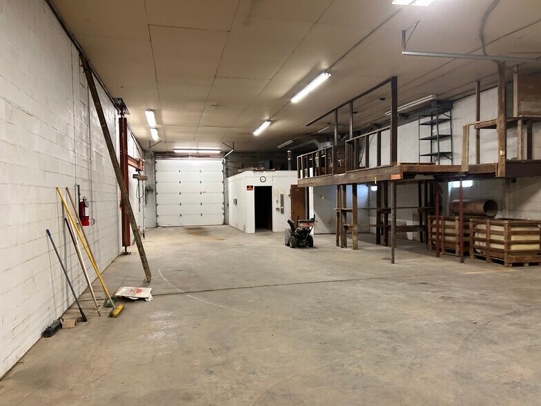 More Photos Of 1905 23rd St NE, Canton Warehouse For Lease