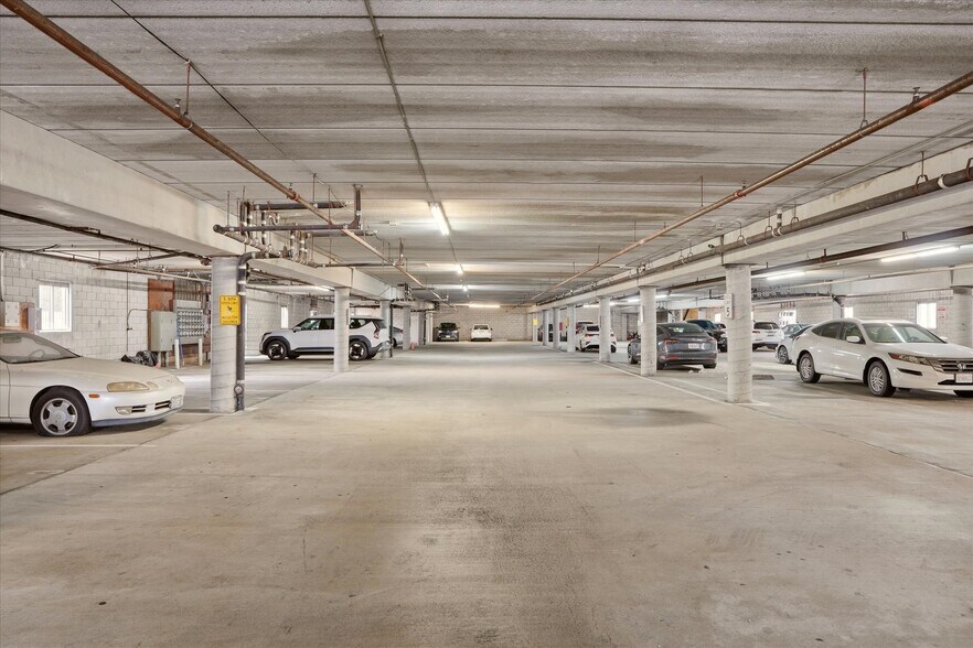More Photos Of 13801 Yukon Ave, Hawthorne Apartments For Sale