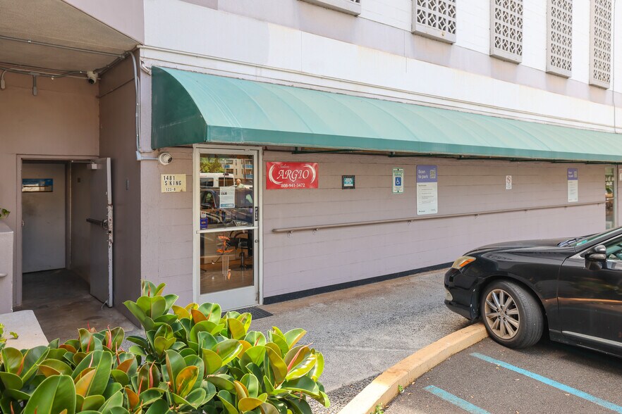 More Photos Of 1481 S King St, Honolulu Loft Creative Space For Lease