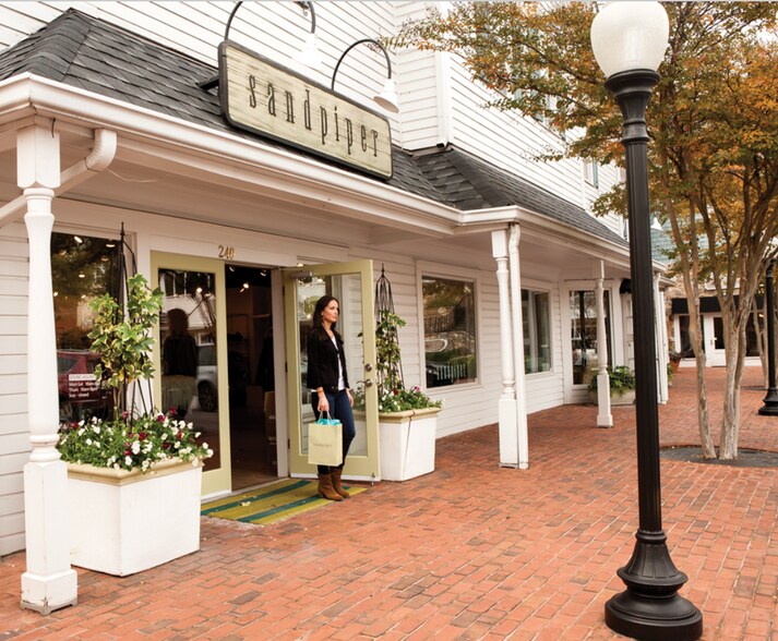 More Photos Of 4300 Paces Ferry Rd SE, Atlanta Storefront For Lease