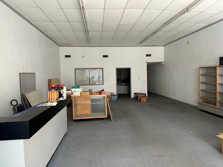 More Photos Of 214 N Mason St, Bowie General Retail For Sale