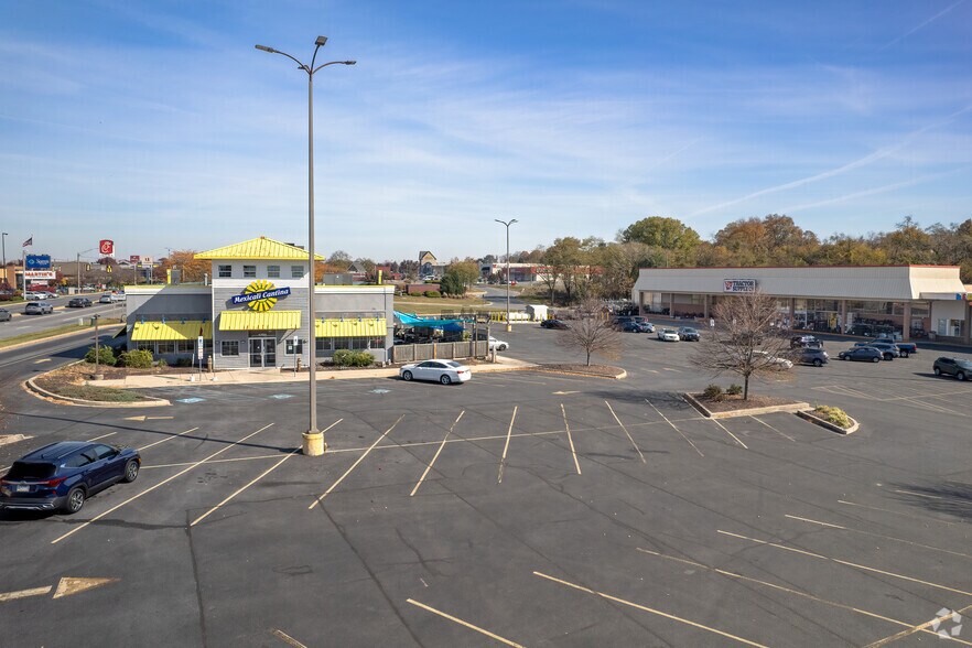More Photos Of 1701-1729 Massey Blvd, Hagerstown Freestanding For Lease