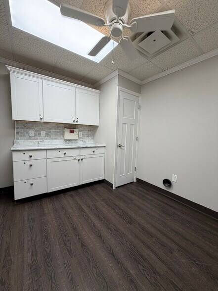 More Photos Of 1140 Independence Ave, Marion Medical For Lease