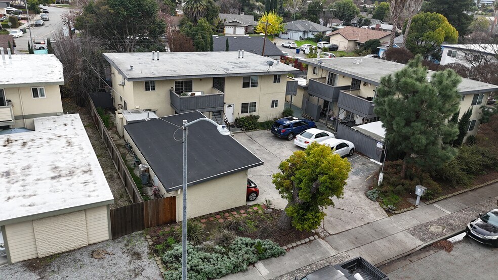 More Photos Of 928-930 Ravenscourt Ave, Campbell Apartments For Sale