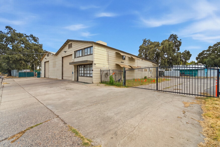More Photos Of 2205 Rice Ave, West Sacramento Warehouse For Sale