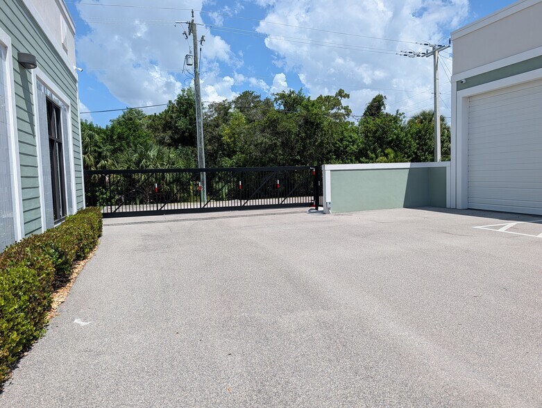 More Photos Of 27901 Bonita Breeze Way, Bonita Springs Flex For Sale