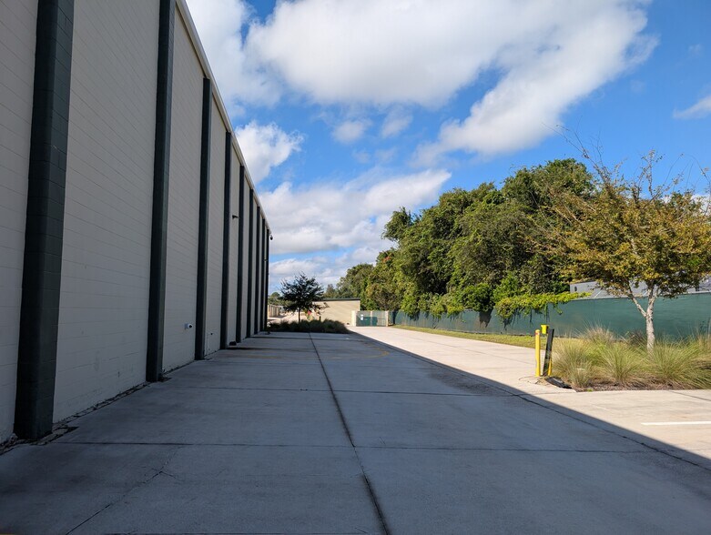 More Photos Of 3855 N US Highway 1, Cocoa Self Storage For Lease