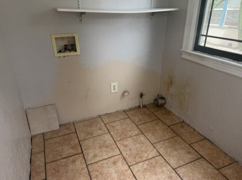 More Photos Of 1003 A St, Tracy Freestanding For Sale