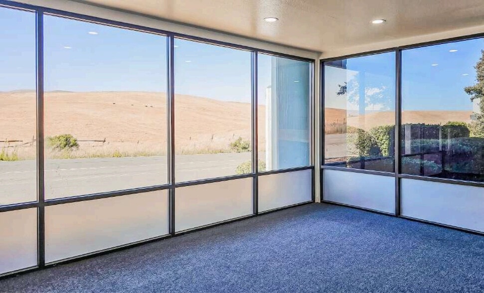More Photos Of 4852-4882 E 2nd St, Benicia Warehouse For Sale