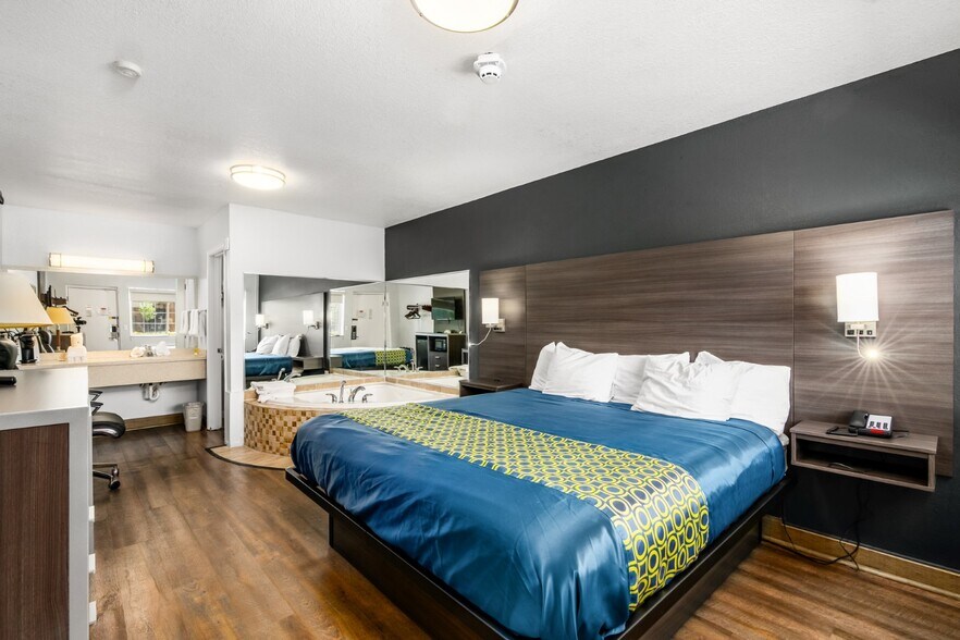 More Photos Of 4029 Marlane Dr, Grove City Hotel For Sale