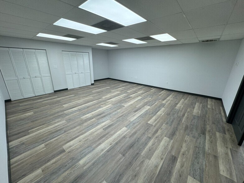 More Photos Of 220 Recker Hwy, Auburndale Warehouse For Lease