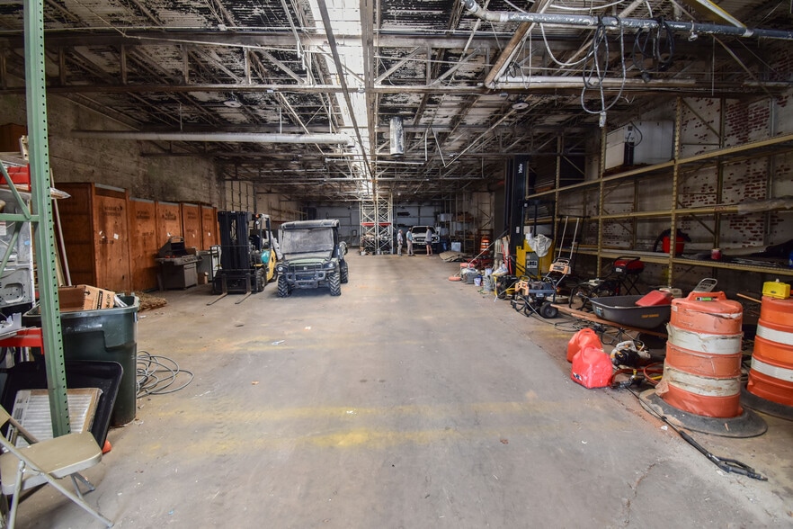 More Photos Of 912 29th Ave, Tuscaloosa Warehouse For Sale