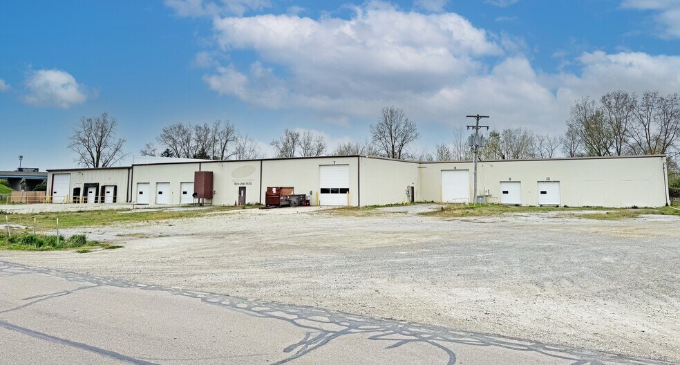 More Photos Of 2371 N Rainbow Dr, Warsaw Warehouse For Sale