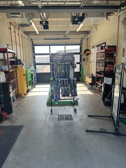 More Photos Of 1735 N Bloomington St, Streator Carwash For Lease