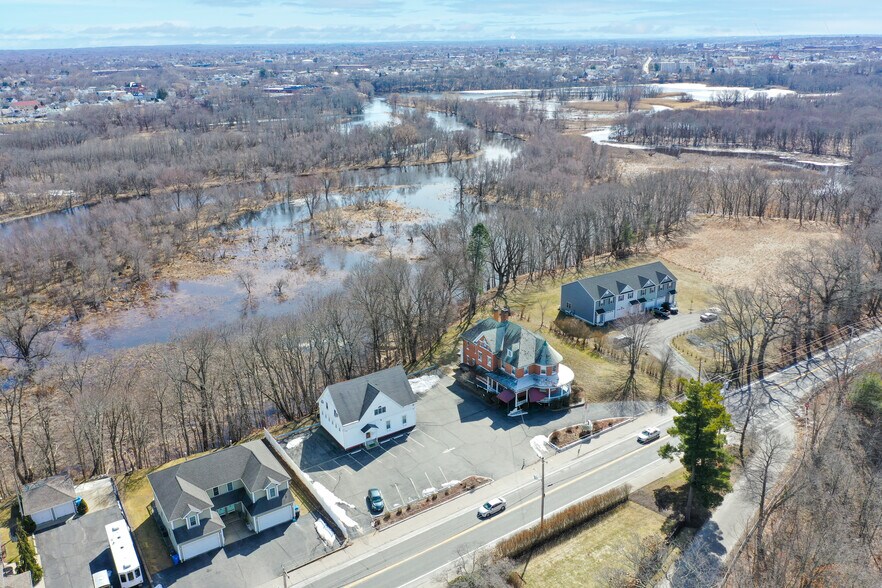 More Photos Of 1501 Lonsdale Ave, Lincoln General Retail For Sale