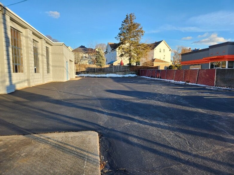 More Photos Of 433 Broadway, Pawtucket Light Distribution For Sale