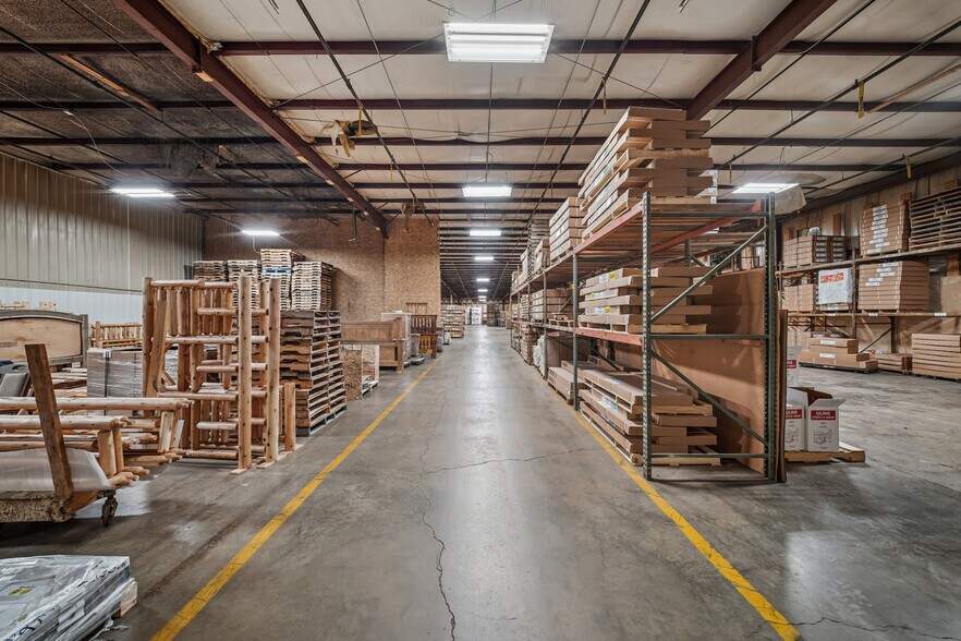 More Photos Of 1 Lakeland Pl, Edmore Manufacturing For Sale